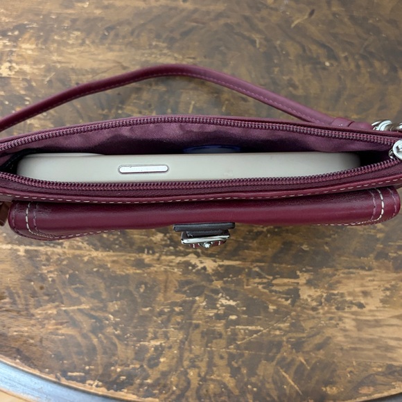 Coach Vintage Leather Wristlet in Burgundy/Merlot - Picture 11 of 11